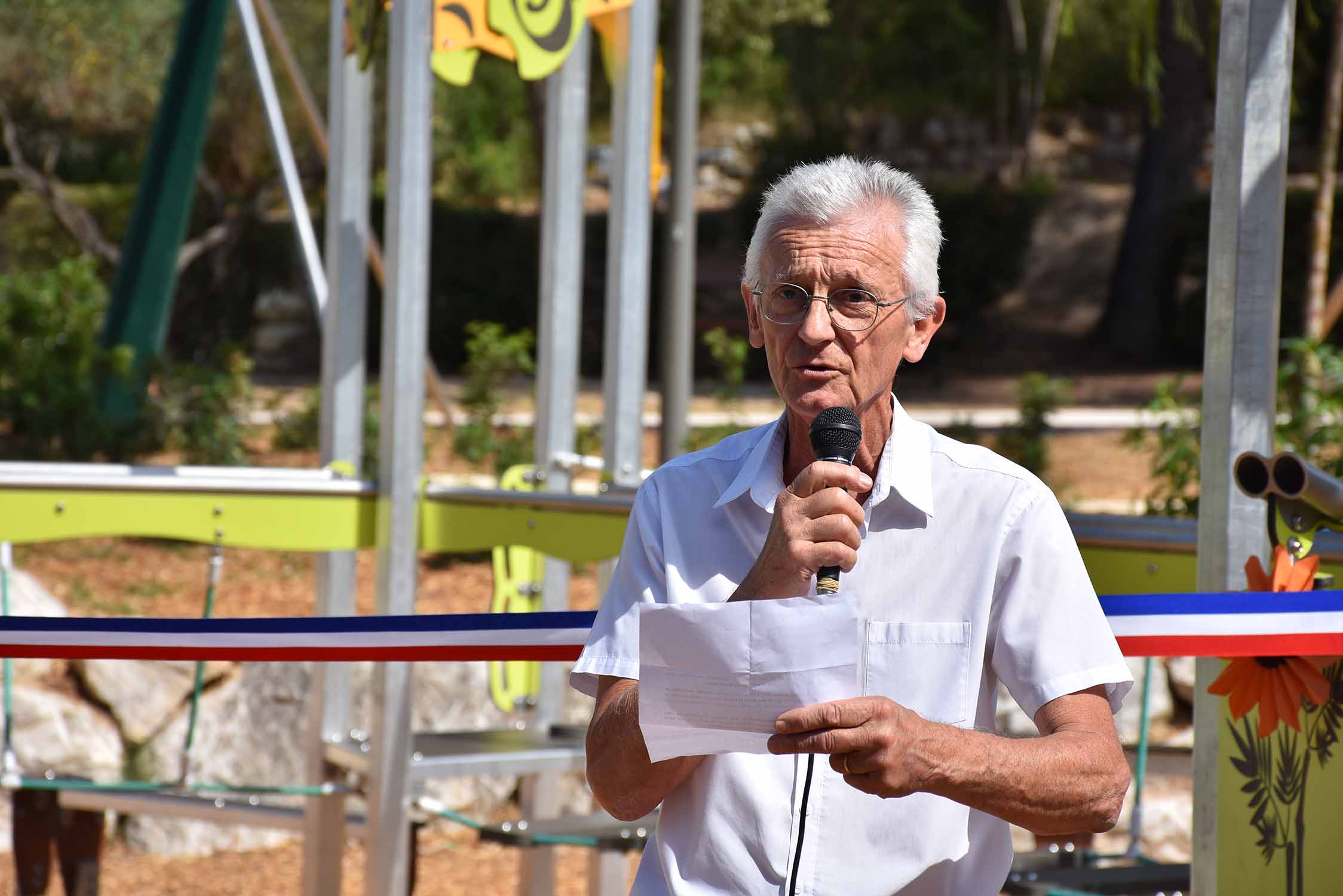 inauguration de l'aire de jeux de Sainte-Anne du Castellet